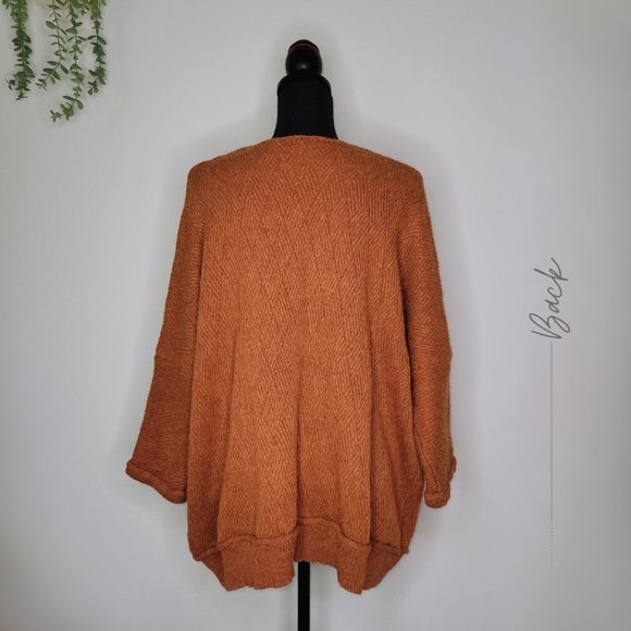 DARK ORANGE WOMEN’S OVERSIZED ¾ SLEEVE KNIT SWEATER - Picture 3 of 8